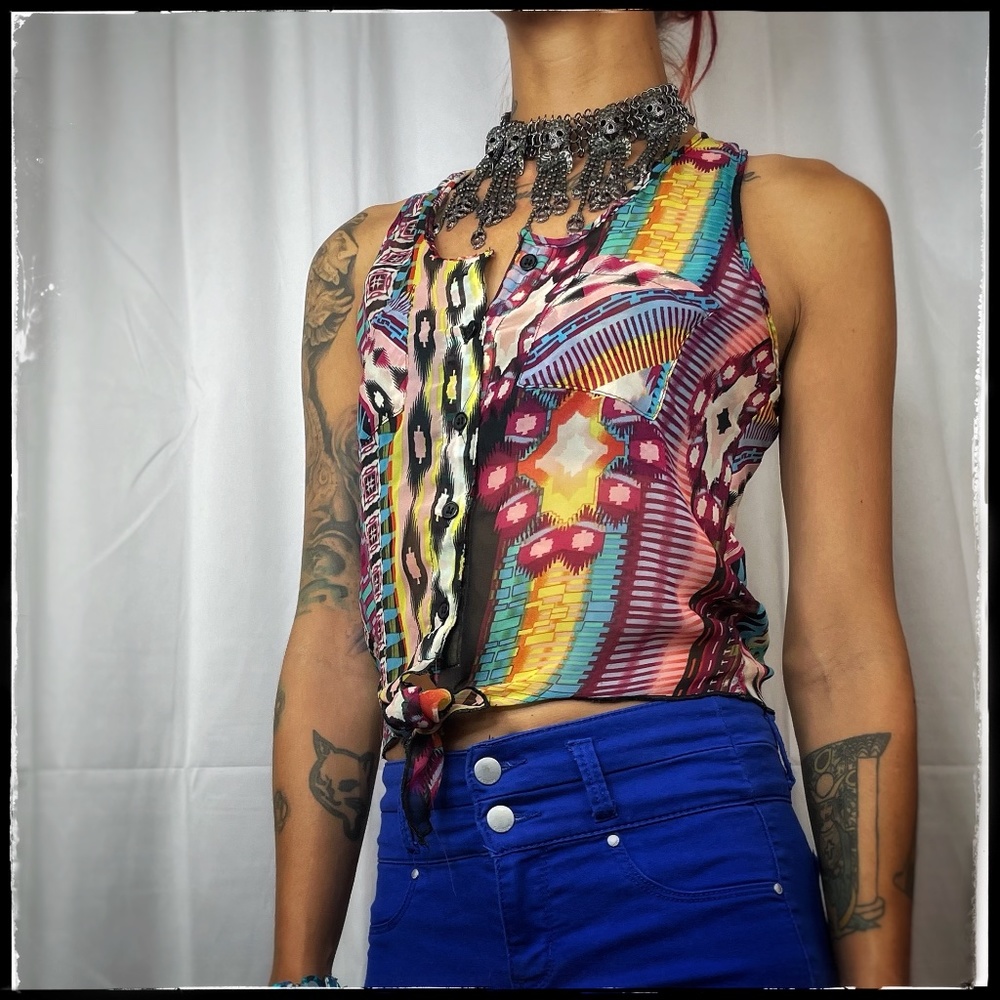 Wet Seal Sleeveless Button Down Top